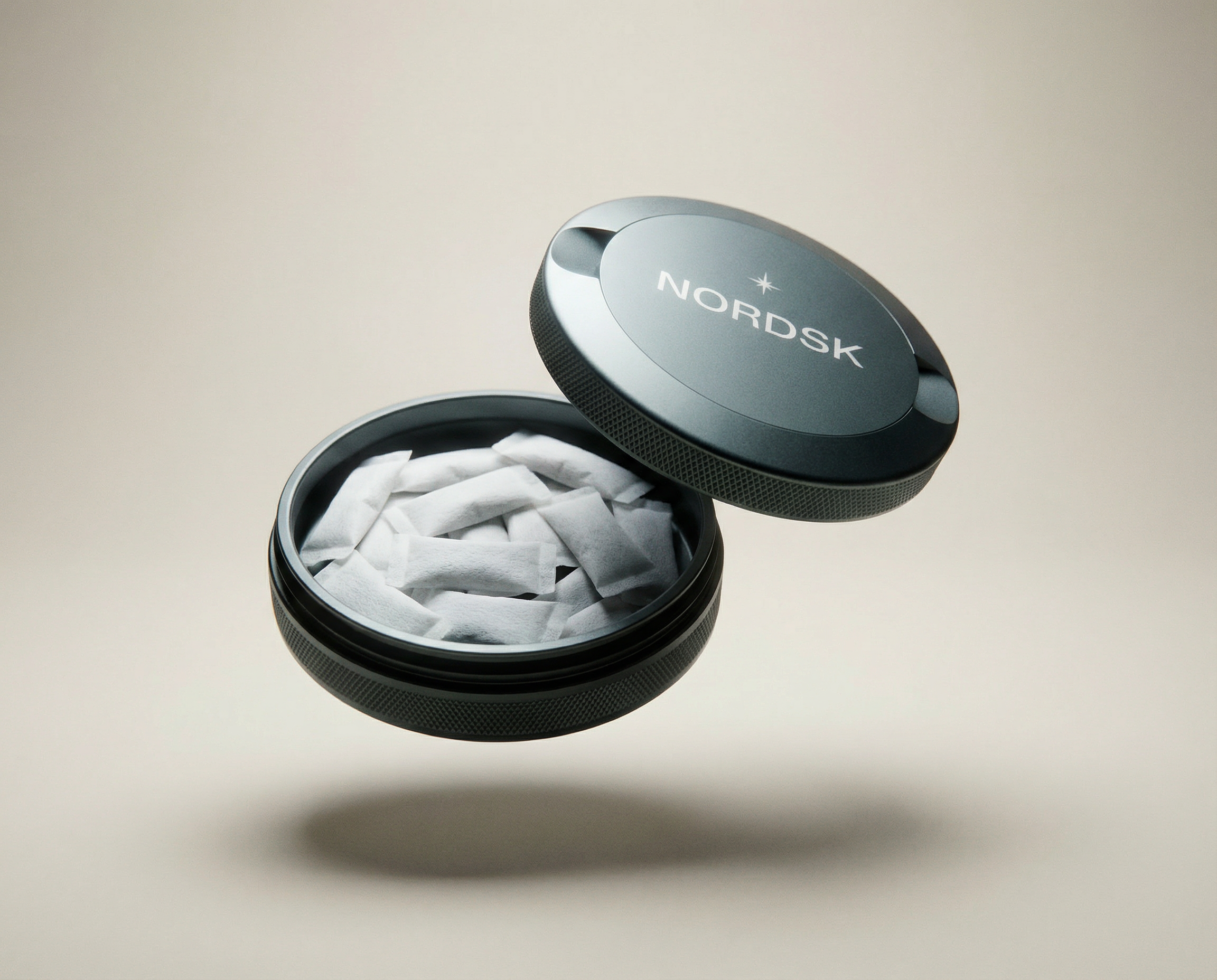 NORDSK Snus tin and nicotine pouch container for ZYN and VELO. Designed in Sweden