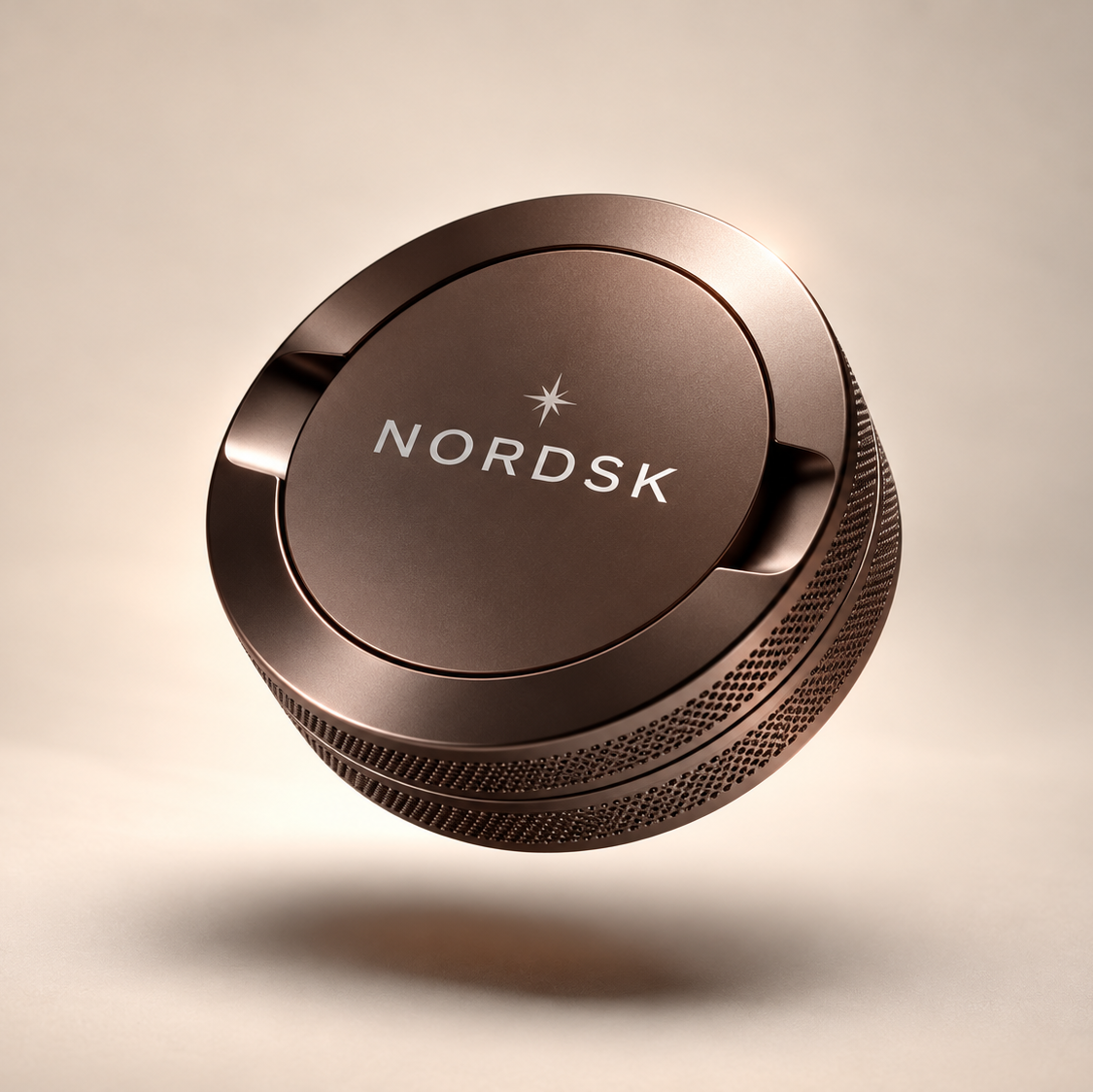 NORDSK Snus tin in coffee brown on a light beige background product image